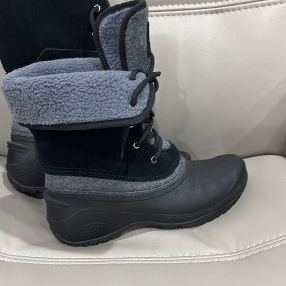 The North Face Shellista Black and Gray Lace-Up Boots - Picture 5 of 7